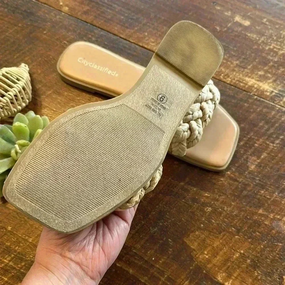 CityClassified | Woven Strap Square Flat Slide Sandals - Picture 2 of 3